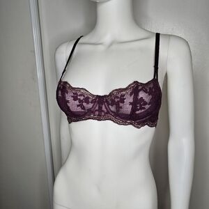 Victoria's Secret Dream Angels Lace Underwire Bra in Plum Wine Gold Size 32B